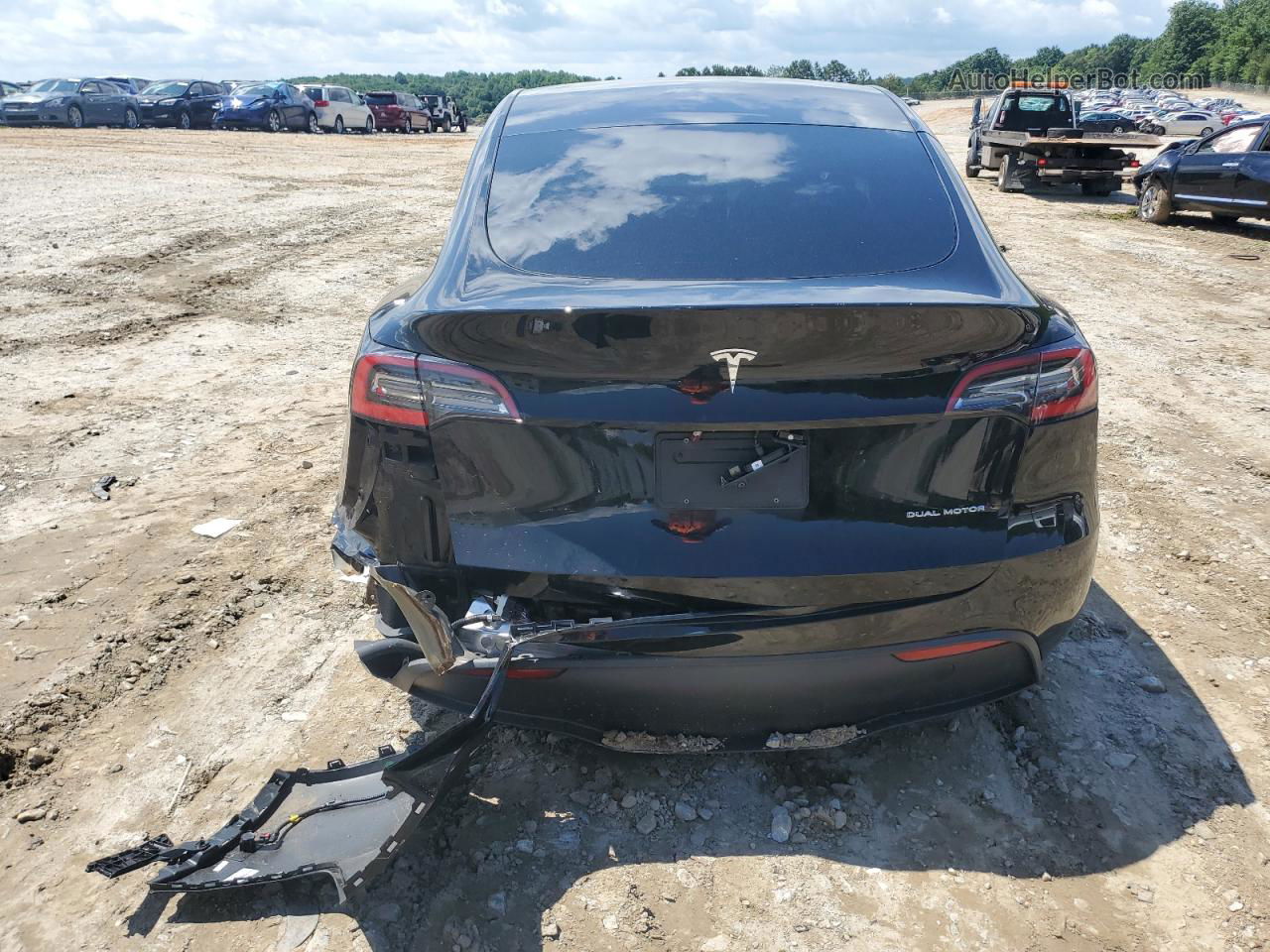 2020 Tesla Model Y  Black vin: 5YJYGDEE2LF058272