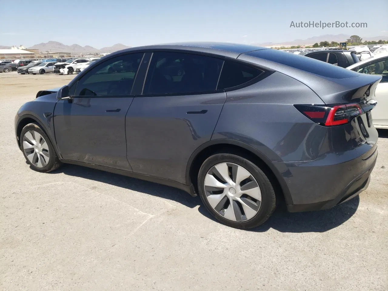 2021 Tesla Model Y  Gray vin: 5YJYGDEE2MF100943