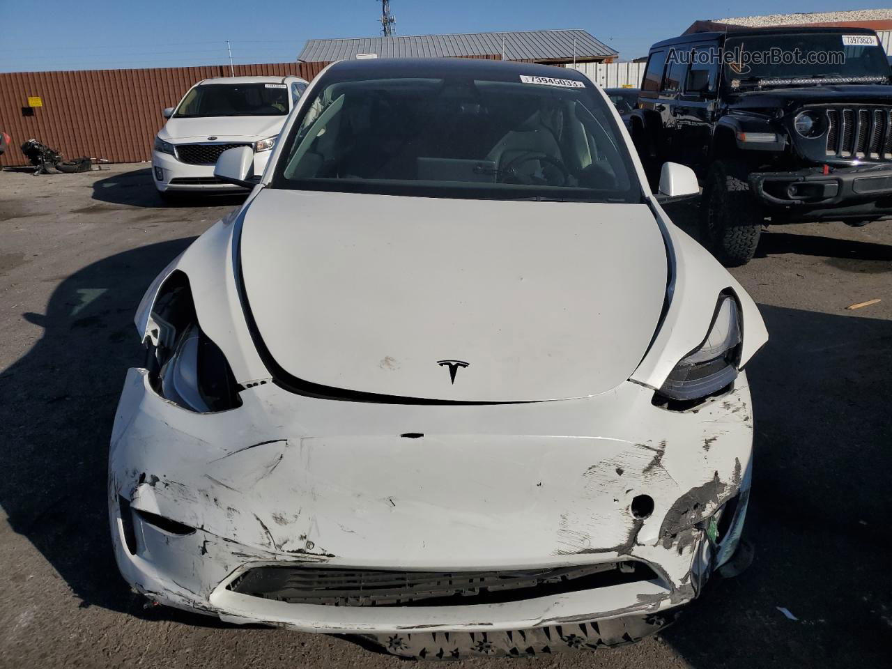 2021 Tesla Model Y  White vin: 5YJYGDEE2MF146661