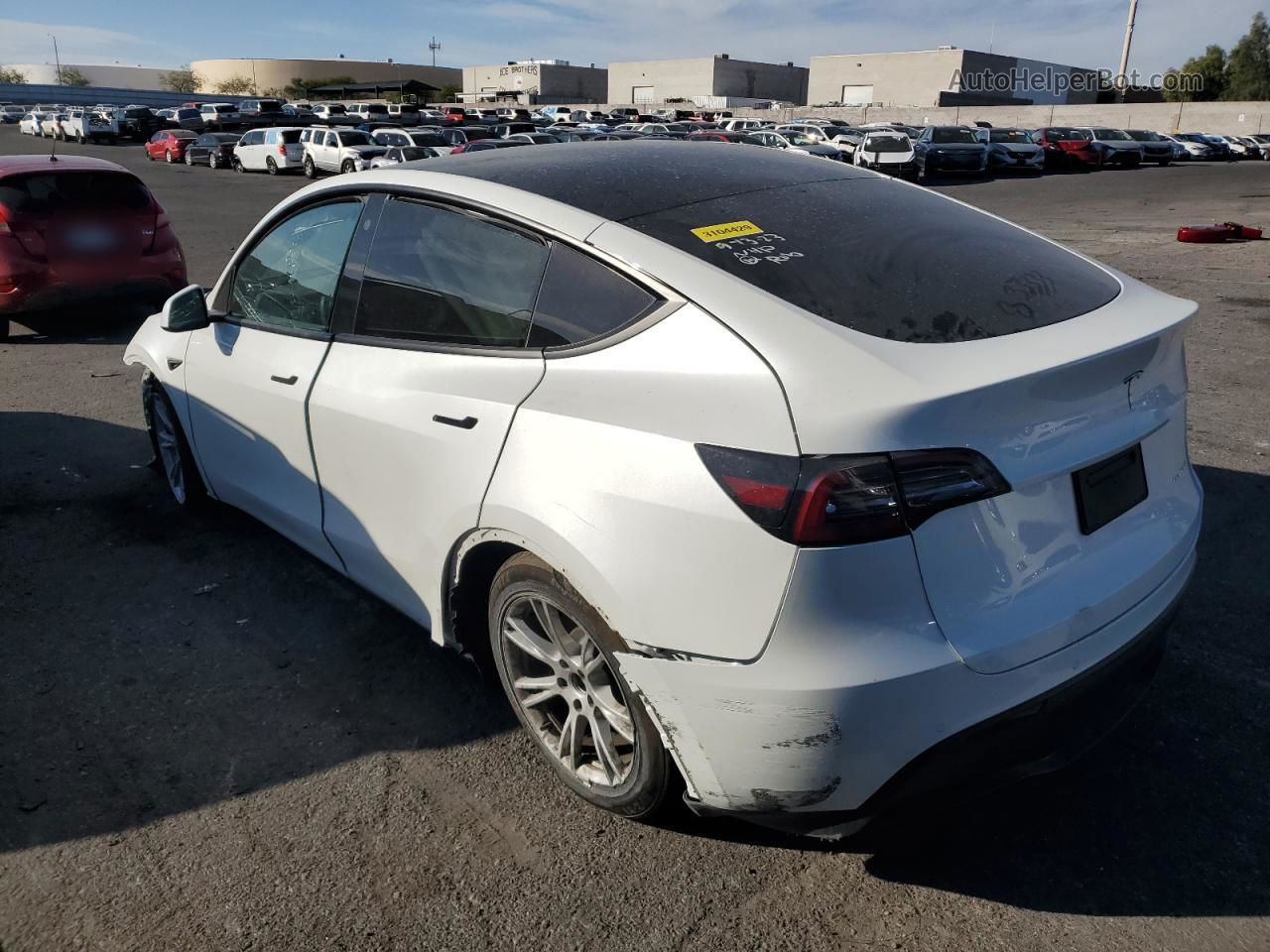 2021 Tesla Model Y  White vin: 5YJYGDEE2MF146661