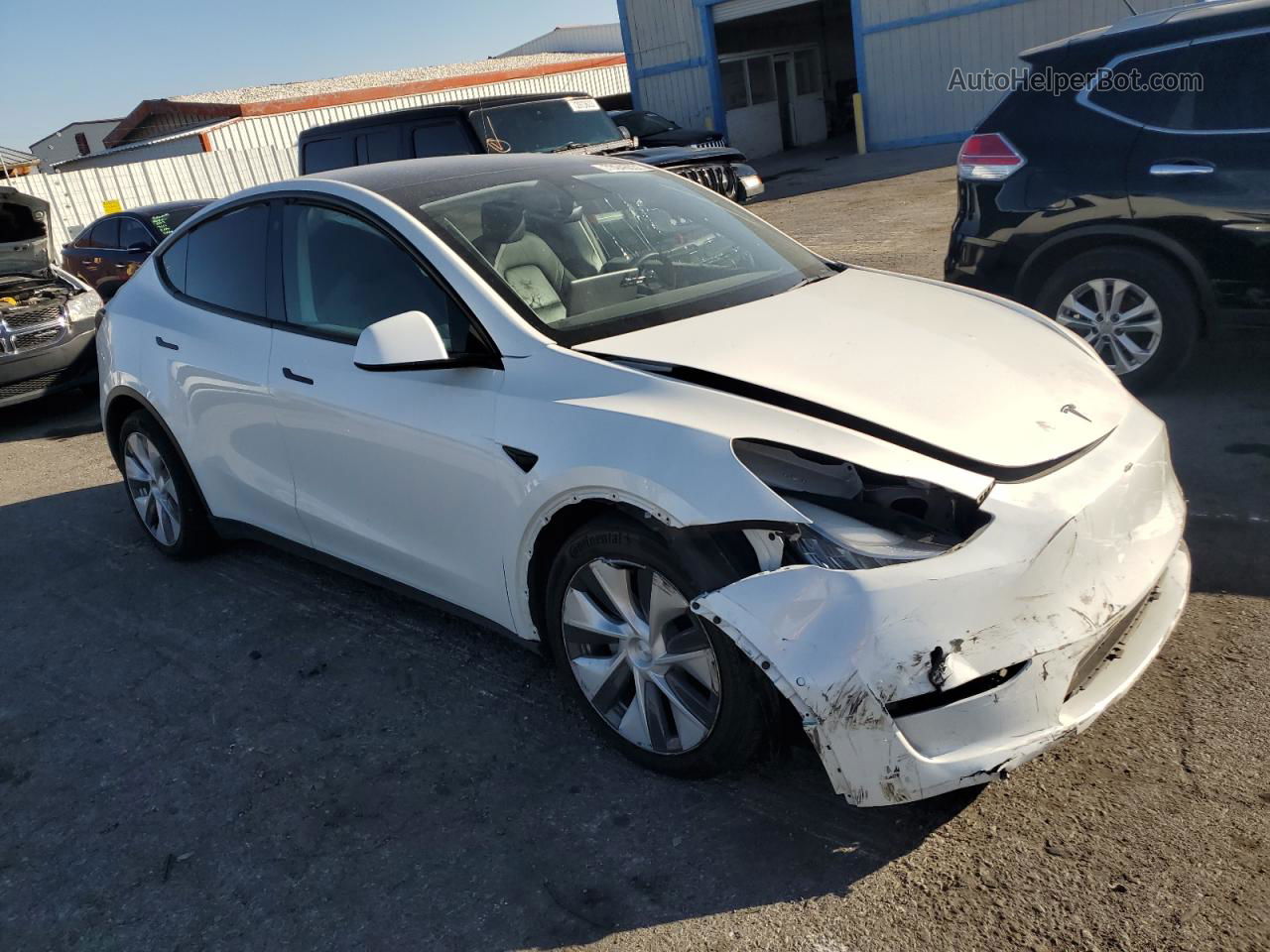 2021 Tesla Model Y  White vin: 5YJYGDEE2MF146661