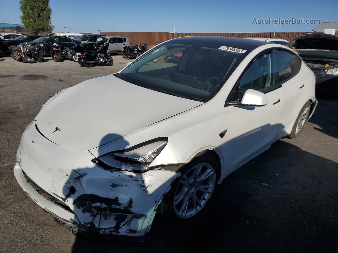 2021 Tesla Model Y  White vin: 5YJYGDEE2MF146661