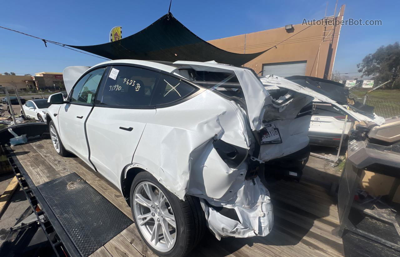 2021 Tesla Model Y  White vin: 5YJYGDEE2MF288086