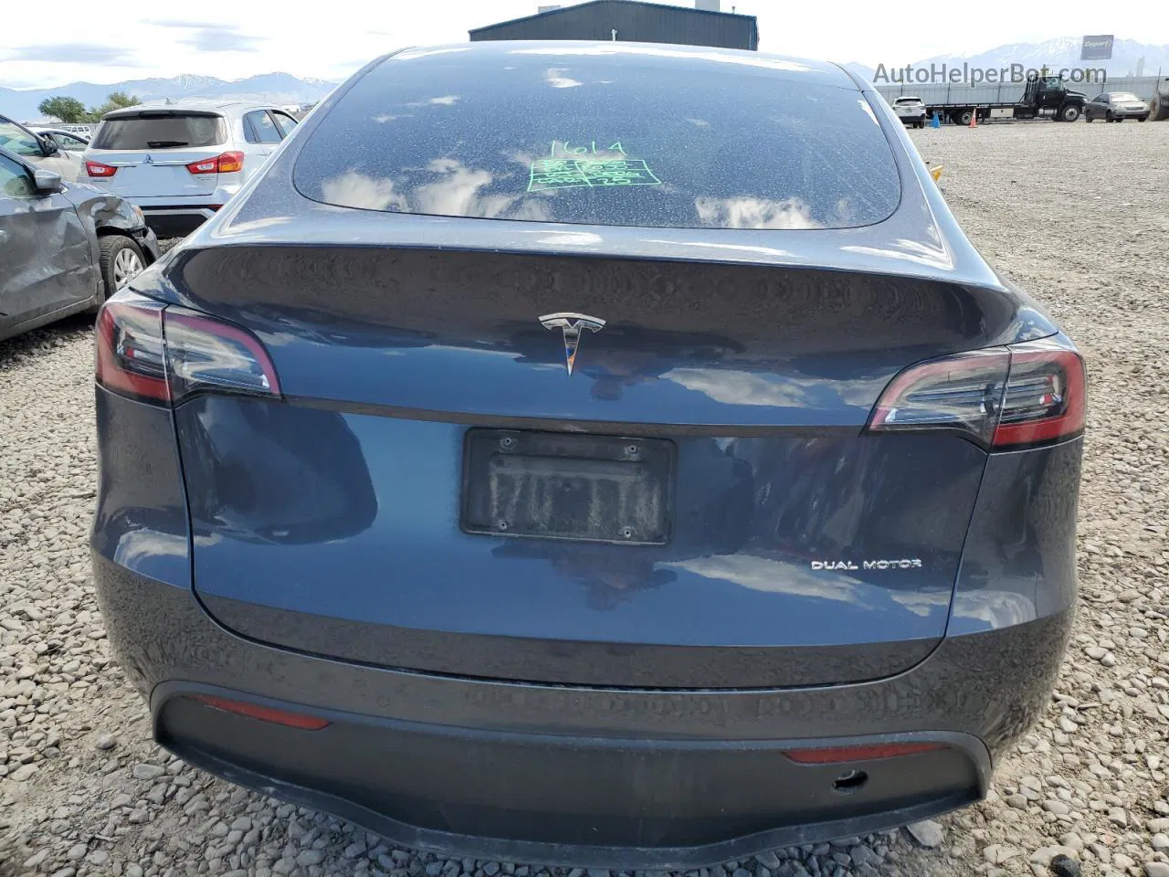 2021 Tesla Model Y  Серый vin: 5YJYGDEE2MF294440