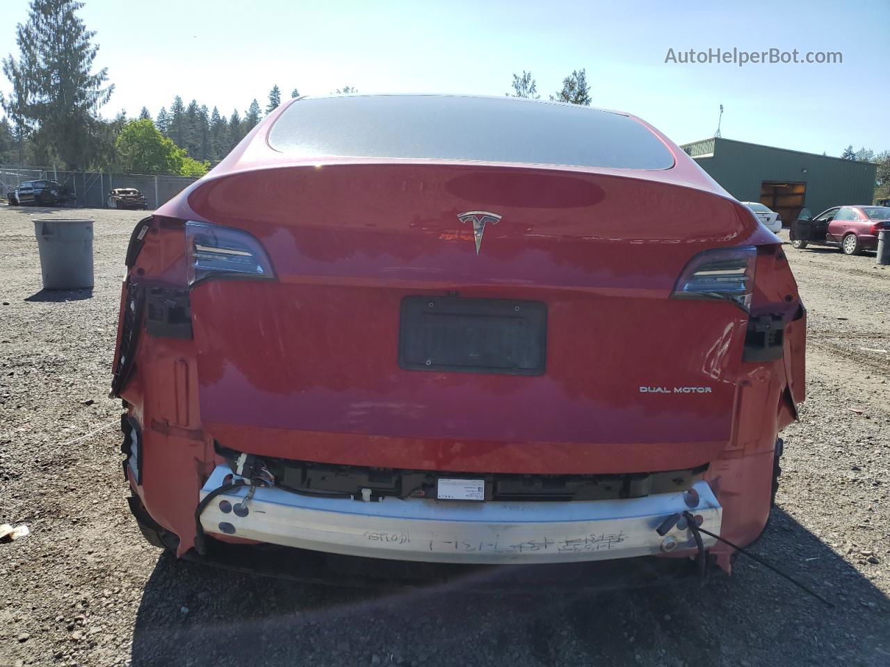 2020 Tesla Model Y  Red vin: 5YJYGDEE3LF008495