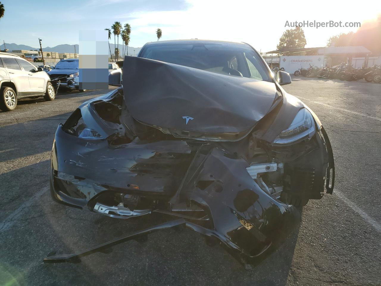 2020 Tesla Model Y  Black vin: 5YJYGDEE3LF018573