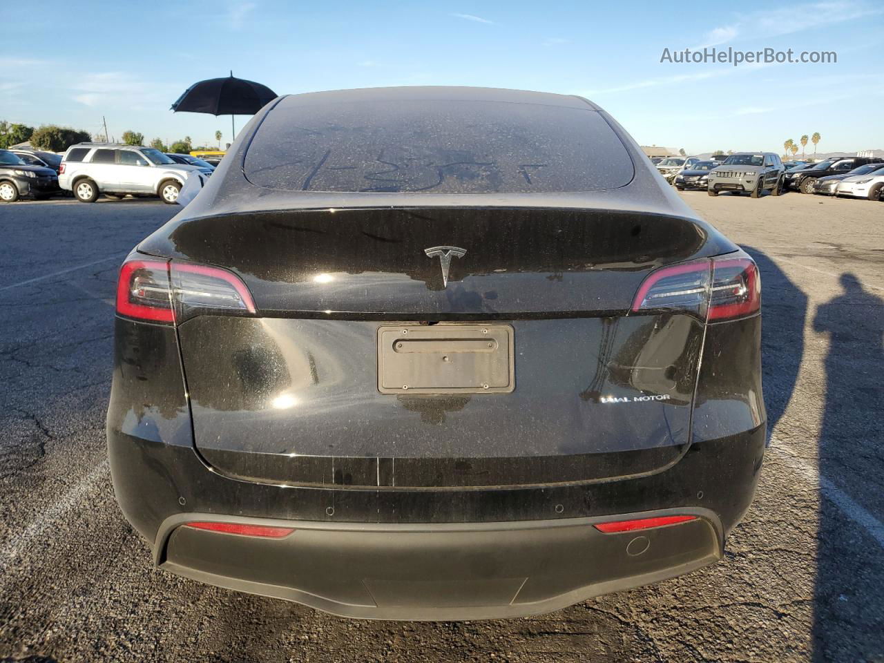 2020 Tesla Model Y  Black vin: 5YJYGDEE3LF018573