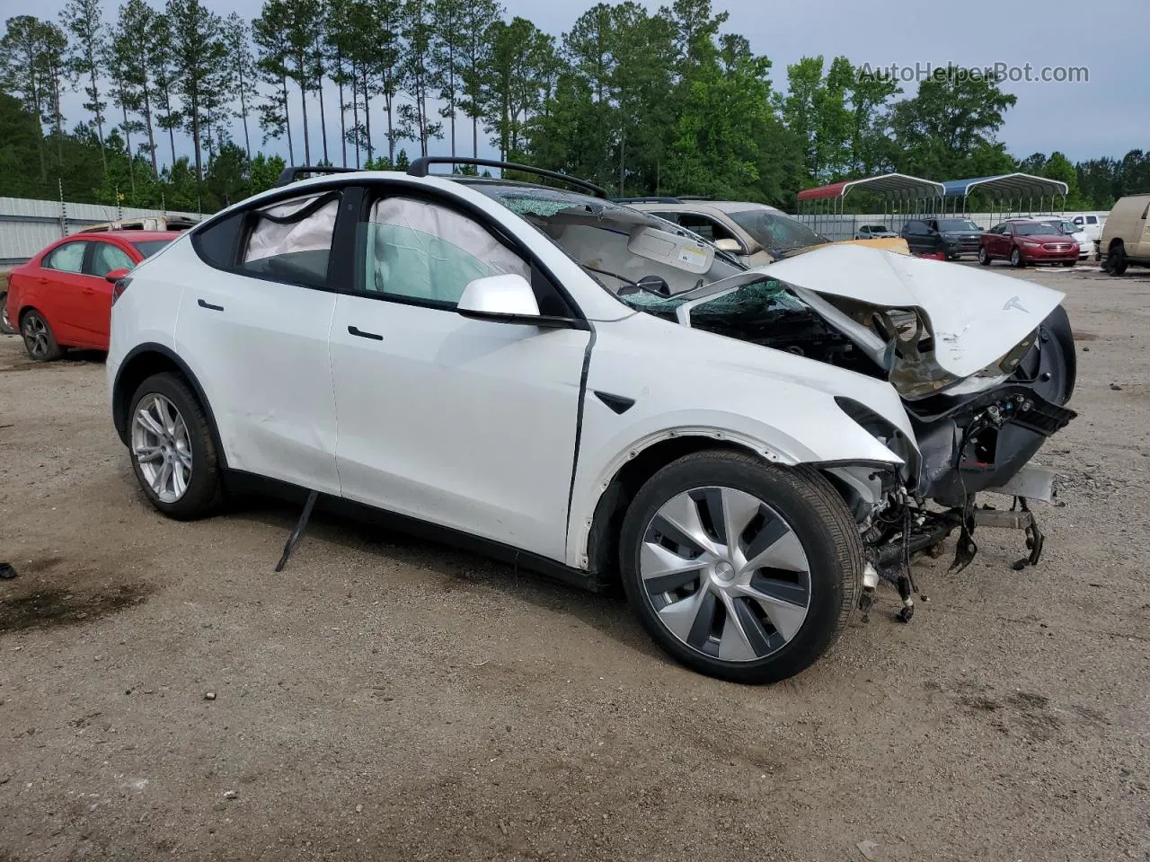 2020 Tesla Model Y  White vin: 5YJYGDEE3LF032702