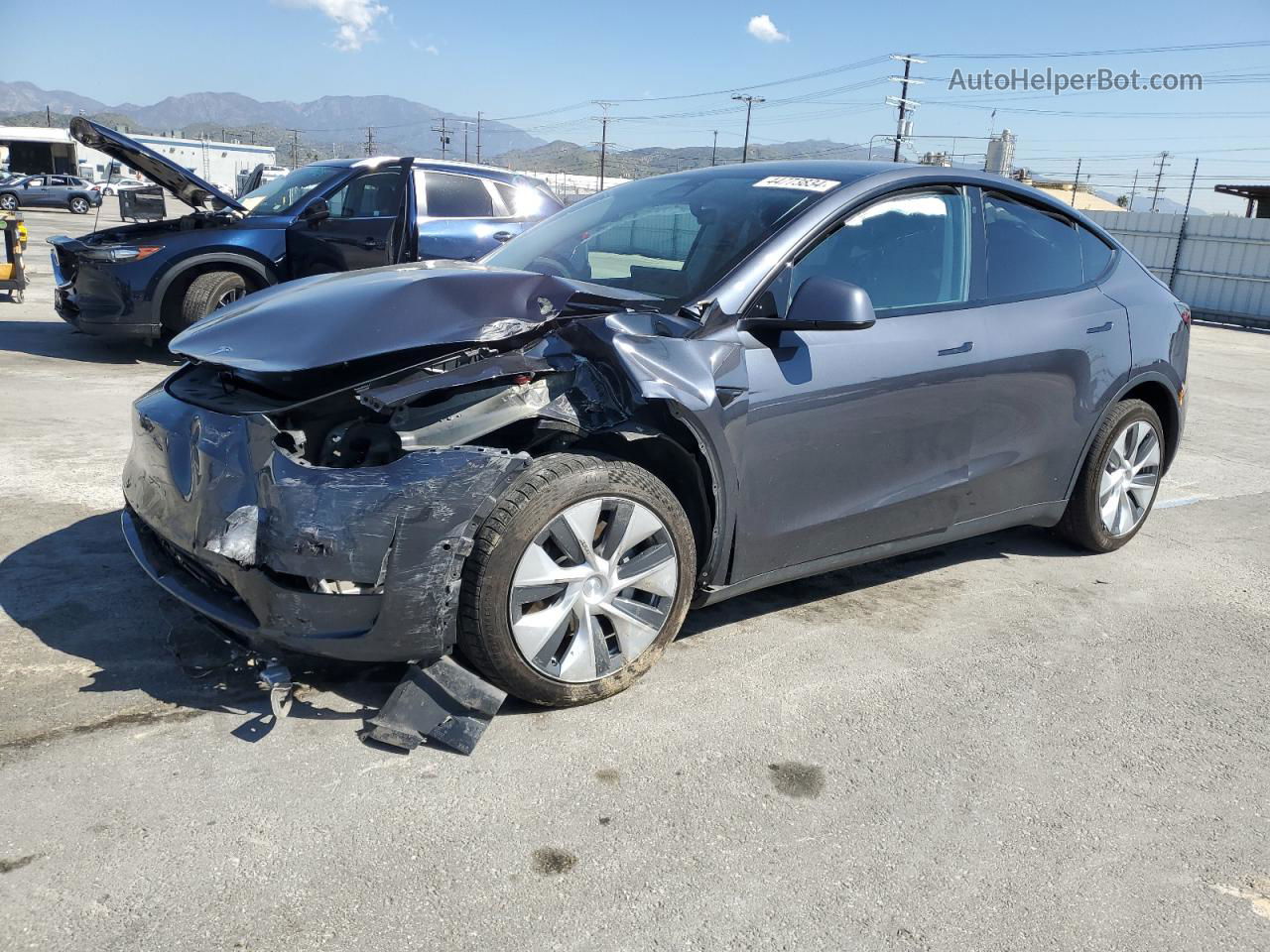 2020 Tesla Model Y  Gray vin: 5YJYGDEE3LF054165