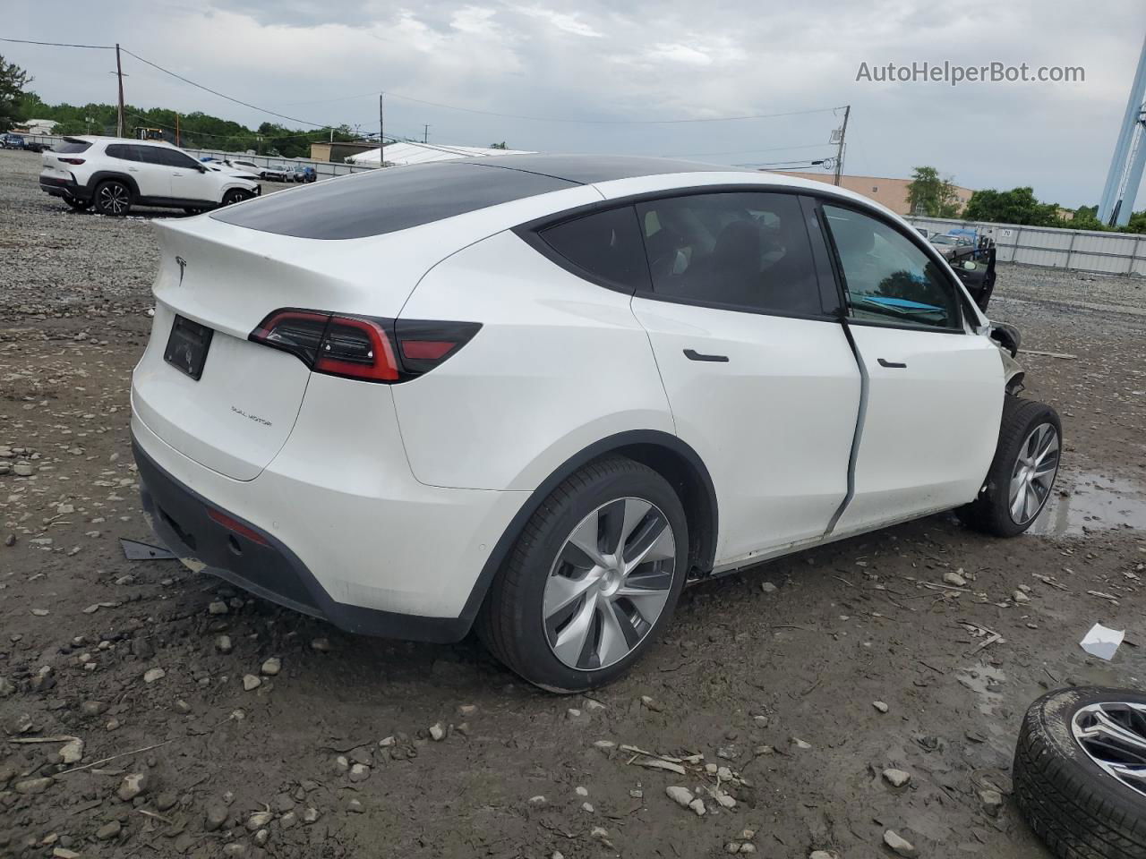 2021 Tesla Model Y  White vin: 5YJYGDEE3MF065684