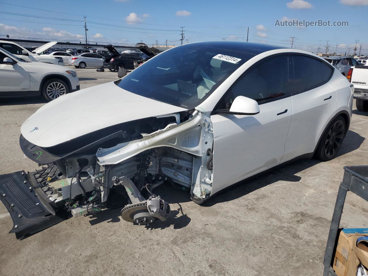 2021 Tesla Model Y  White vin: 5YJYGDEE3MF269630