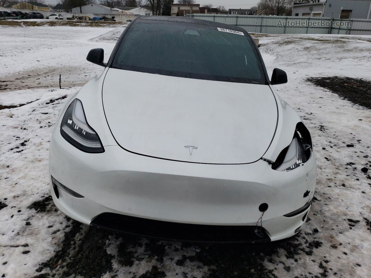 2020 Tesla Model Y  White vin: 5YJYGDEE4LF022471