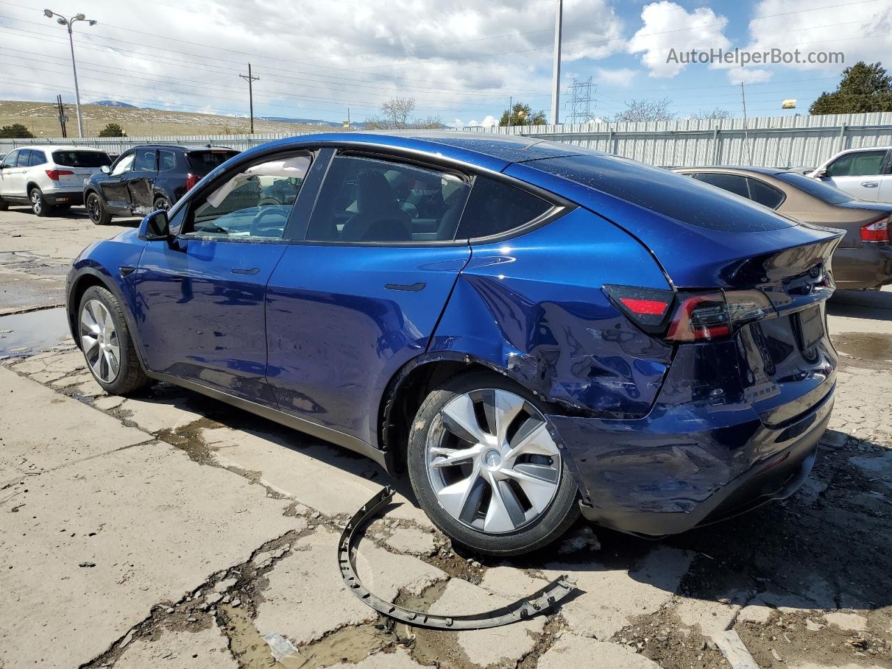 2020 Tesla Model Y  Синий vin: 5YJYGDEE4LF031087