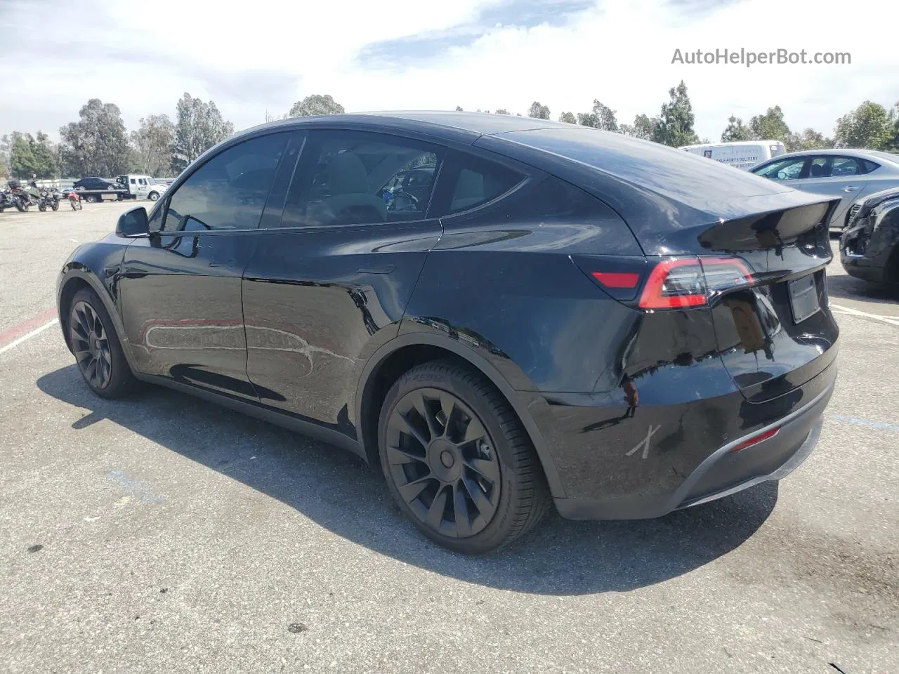 2020 Tesla Model Y  Black vin: 5YJYGDEE4LF051517