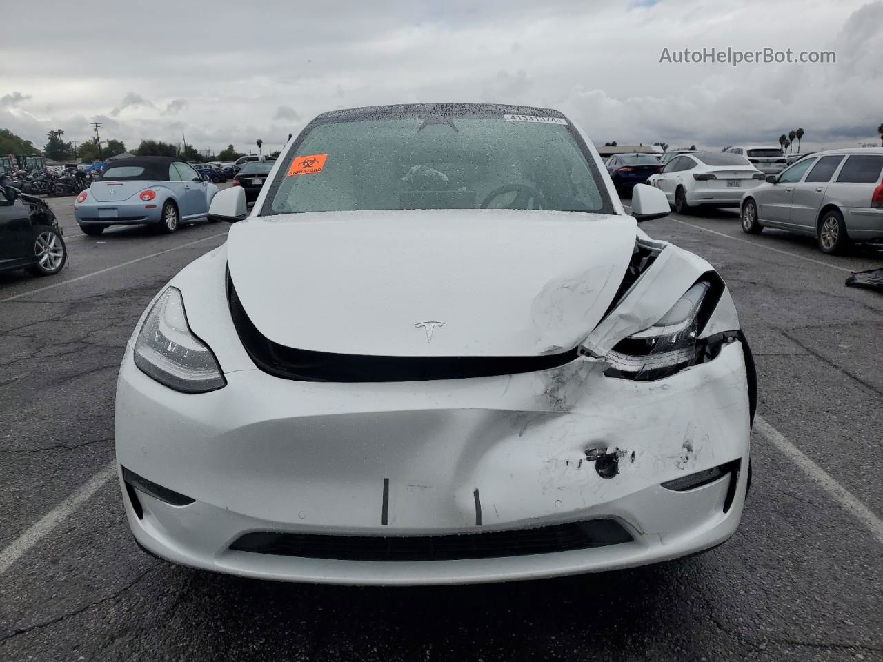 2020 Tesla Model Y  White vin: 5YJYGDEE4LF055499