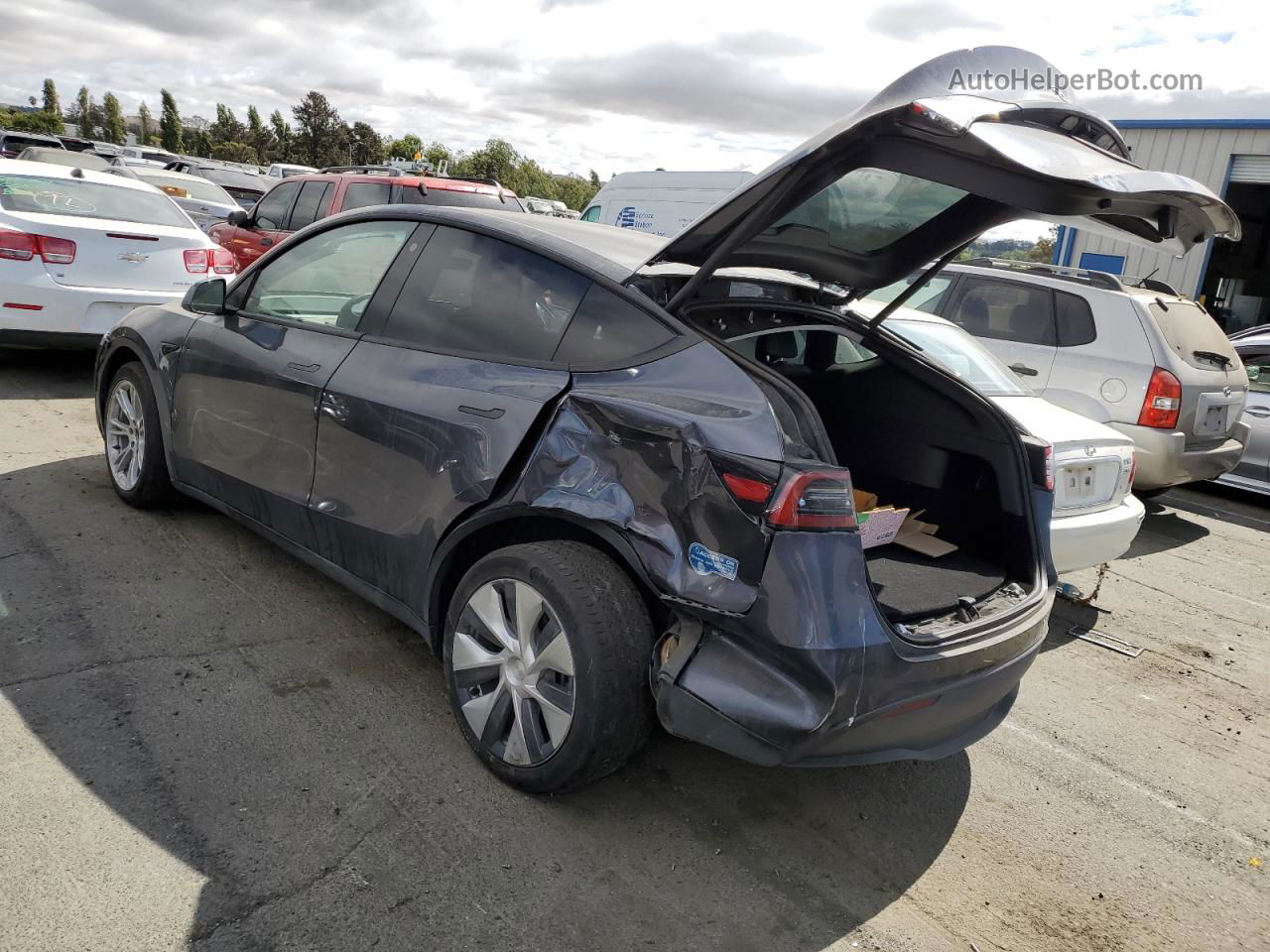 2021 Tesla Model Y  Silver vin: 5YJYGDEE4MF160559