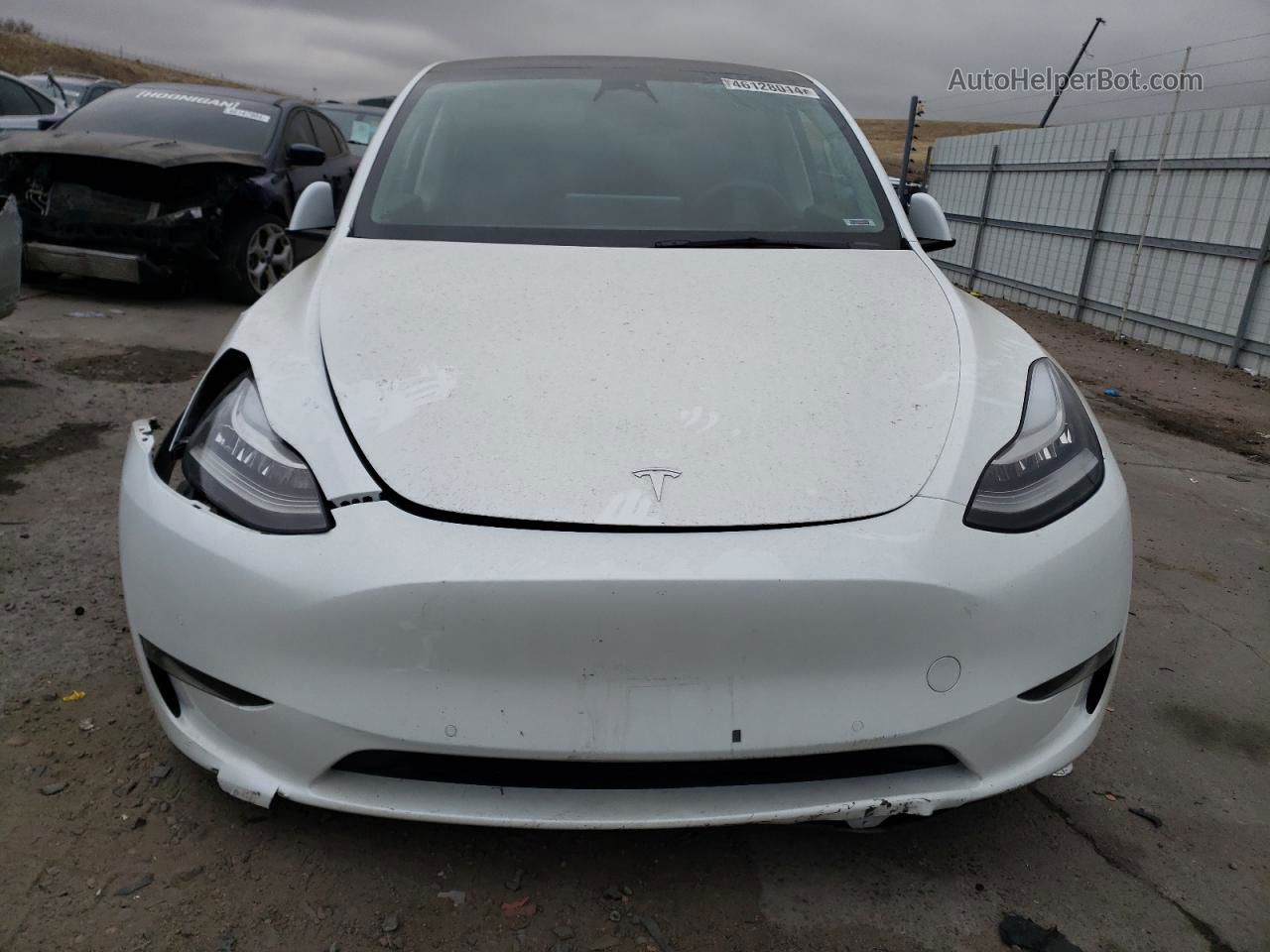 2021 Tesla Model Y  White vin: 5YJYGDEE4MF263321