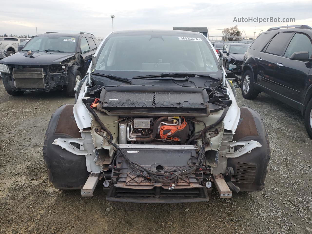 2021 Tesla Model Y  White vin: 5YJYGDEE4MF273623