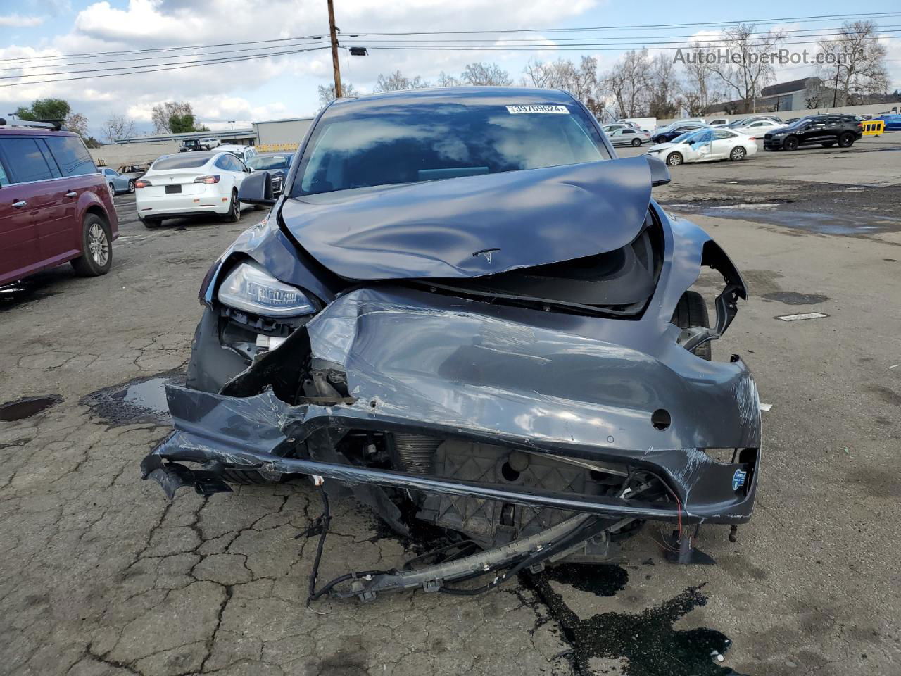 2021 Tesla Model Y  Gray vin: 5YJYGDEE5MF064102