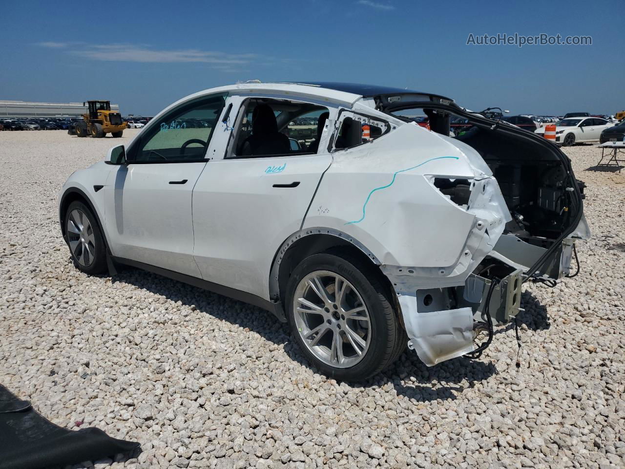 2021 Tesla Model Y  White vin: 5YJYGDEE5MF096029