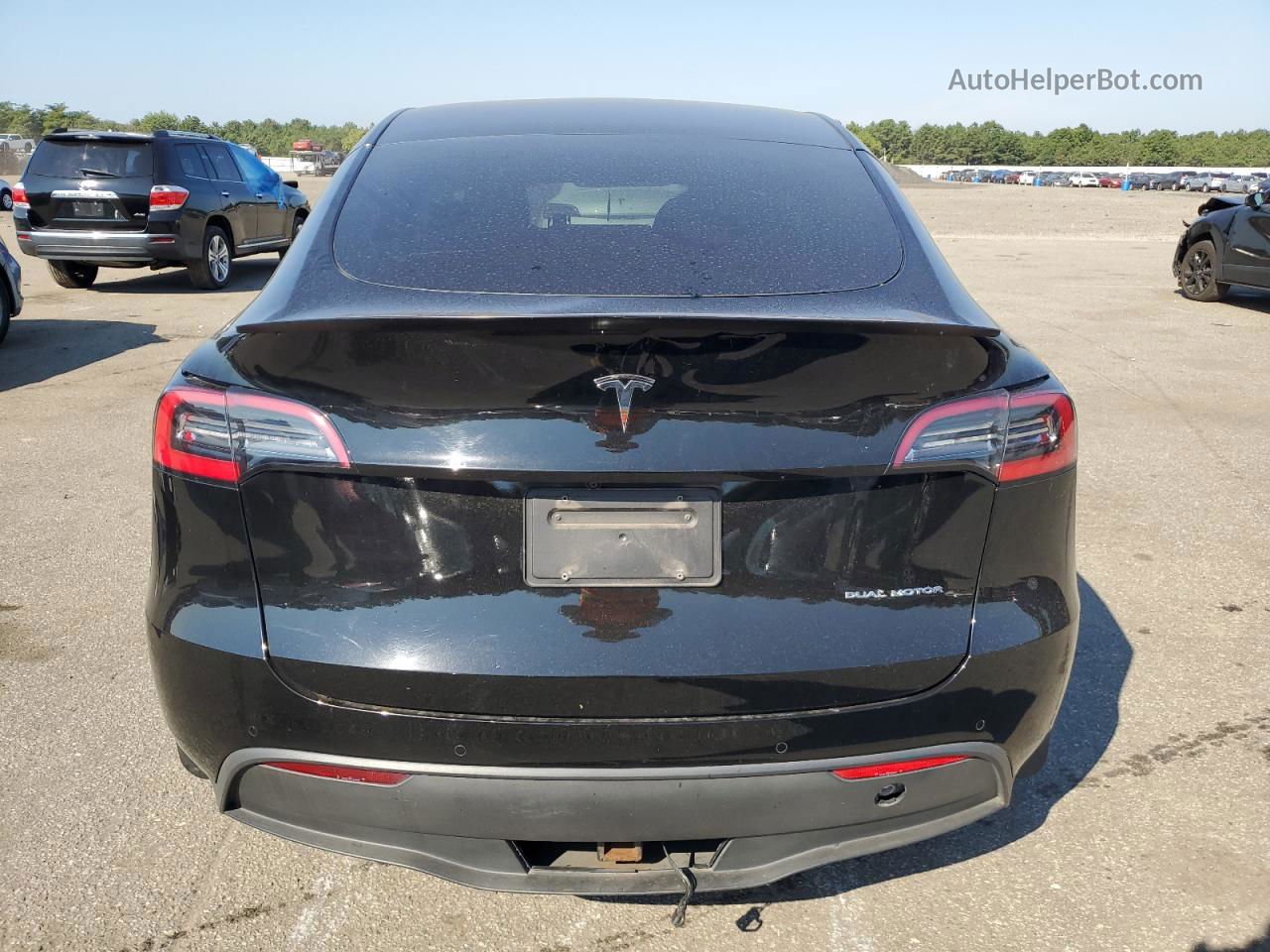 2021 Tesla Model Y  Черный vin: 5YJYGDEE5MF122709