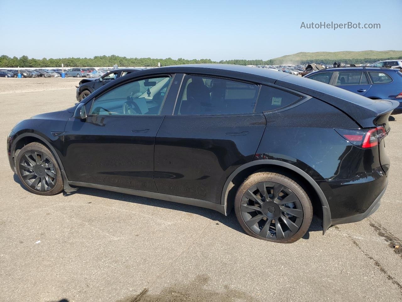 2021 Tesla Model Y  Черный vin: 5YJYGDEE5MF122709