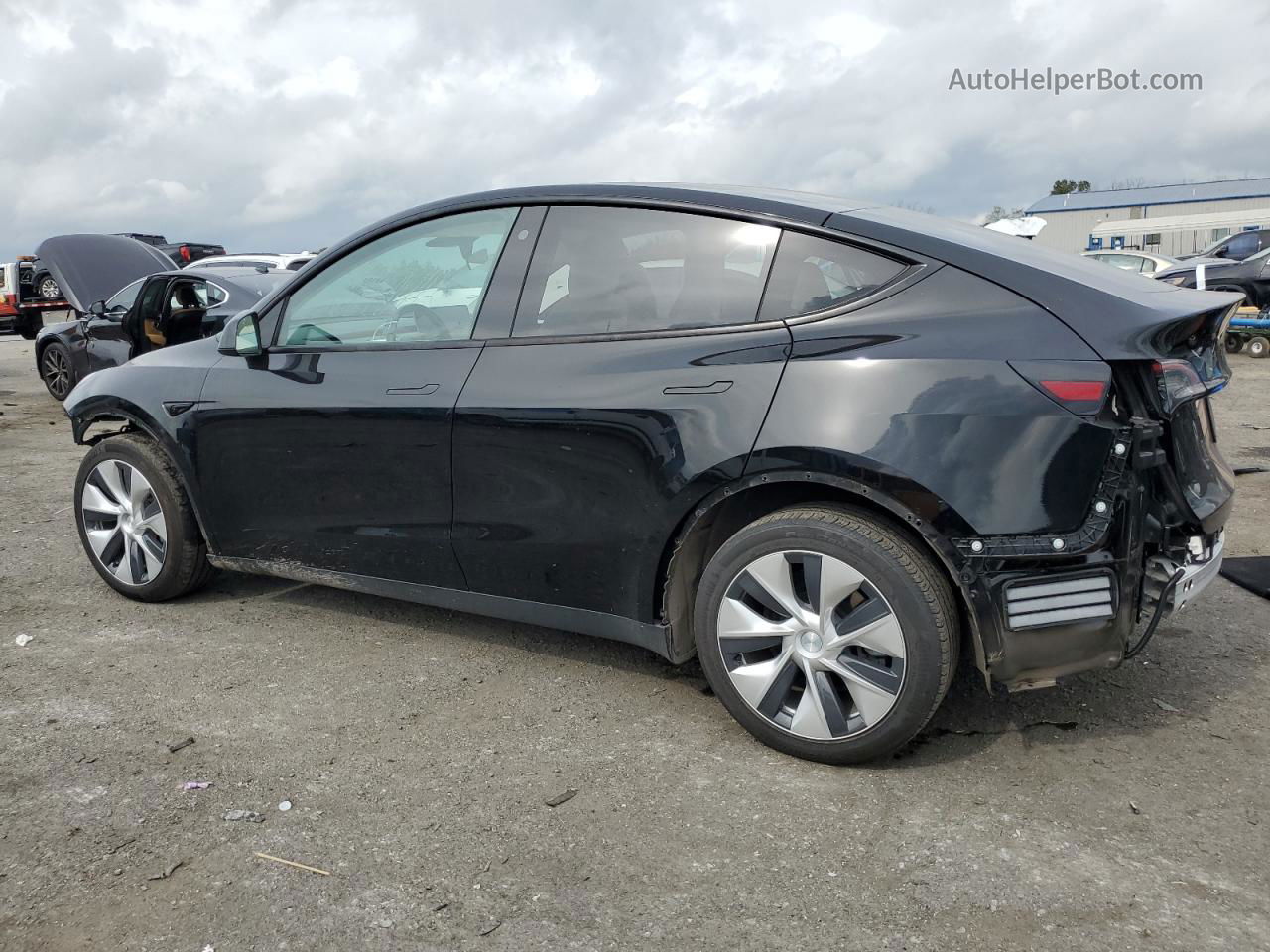 2021 Tesla Model Y  Черный vin: 5YJYGDEE5MF228786