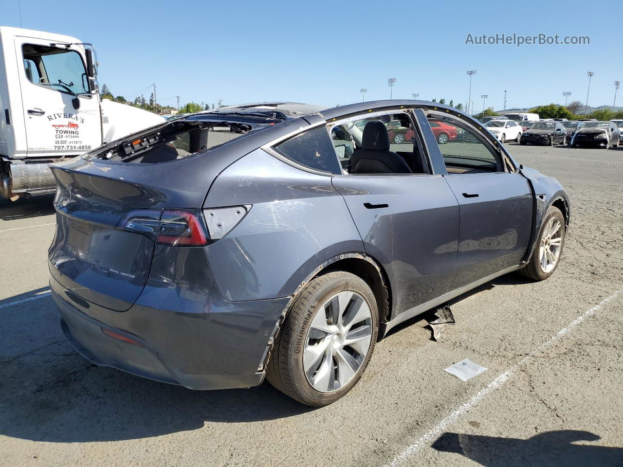 2020 Tesla Model Y  Gray vin: 5YJYGDEE7LF015711