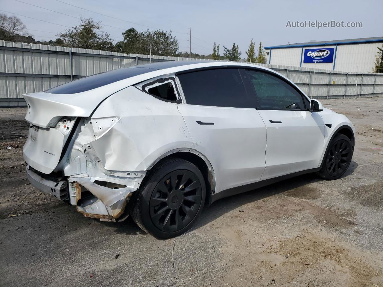 2020 Tesla Model Y  White vin: 5YJYGDEE7LF021623