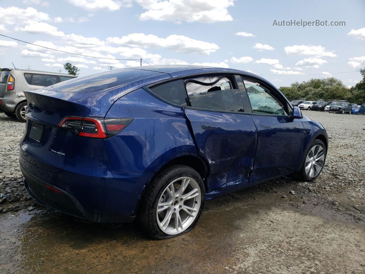 2020 Tesla Model Y  Blue vin: 5YJYGDEE7LF047610