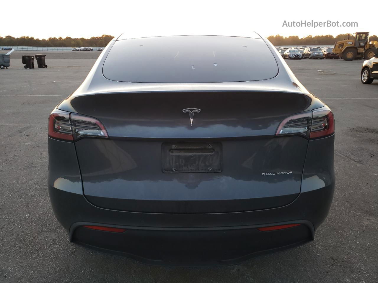 2021 Tesla Model Y  Gray vin: 5YJYGDEE7MF183947