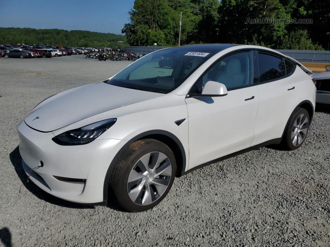 2021 Tesla Model Y  White vin: 5YJYGDEE7MF256279