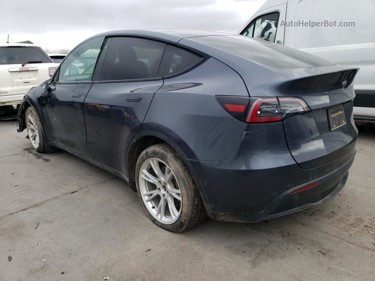 2020 Tesla Model Y  Gray vin: 5YJYGDEE8LF016513