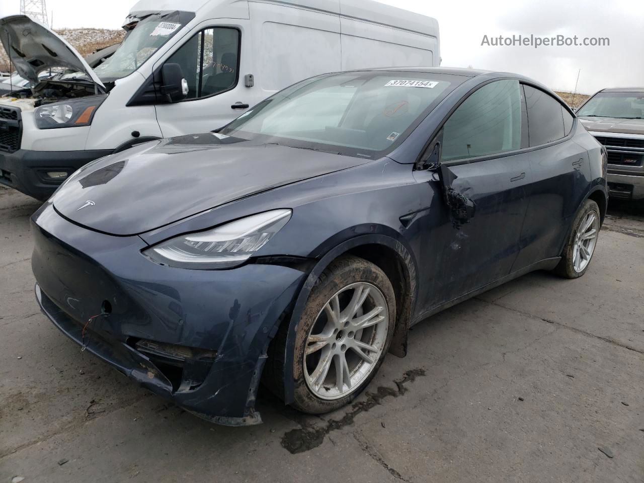 2020 Tesla Model Y  Gray vin: 5YJYGDEE8LF016513