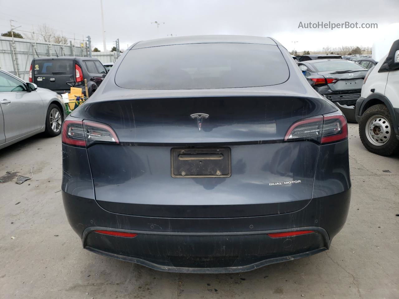 2020 Tesla Model Y  Gray vin: 5YJYGDEE8LF016513