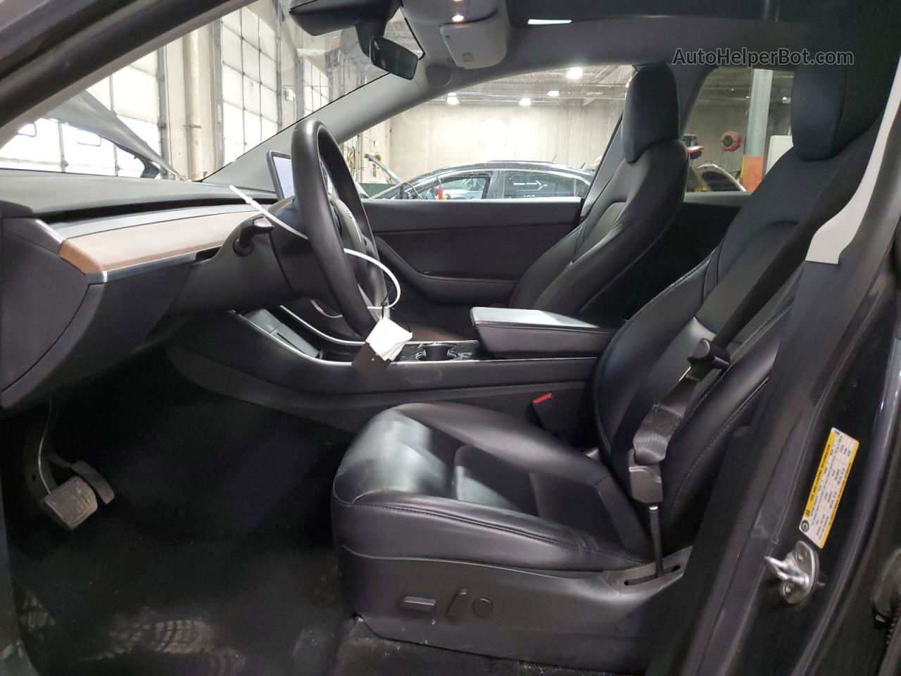 2020 Tesla Model Y Black vin: 5YJYGDEE8LF024594