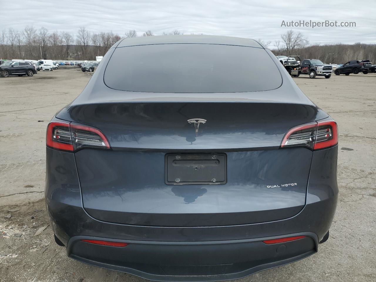 2020 Tesla Model Y  Gray vin: 5YJYGDEE8LF044957