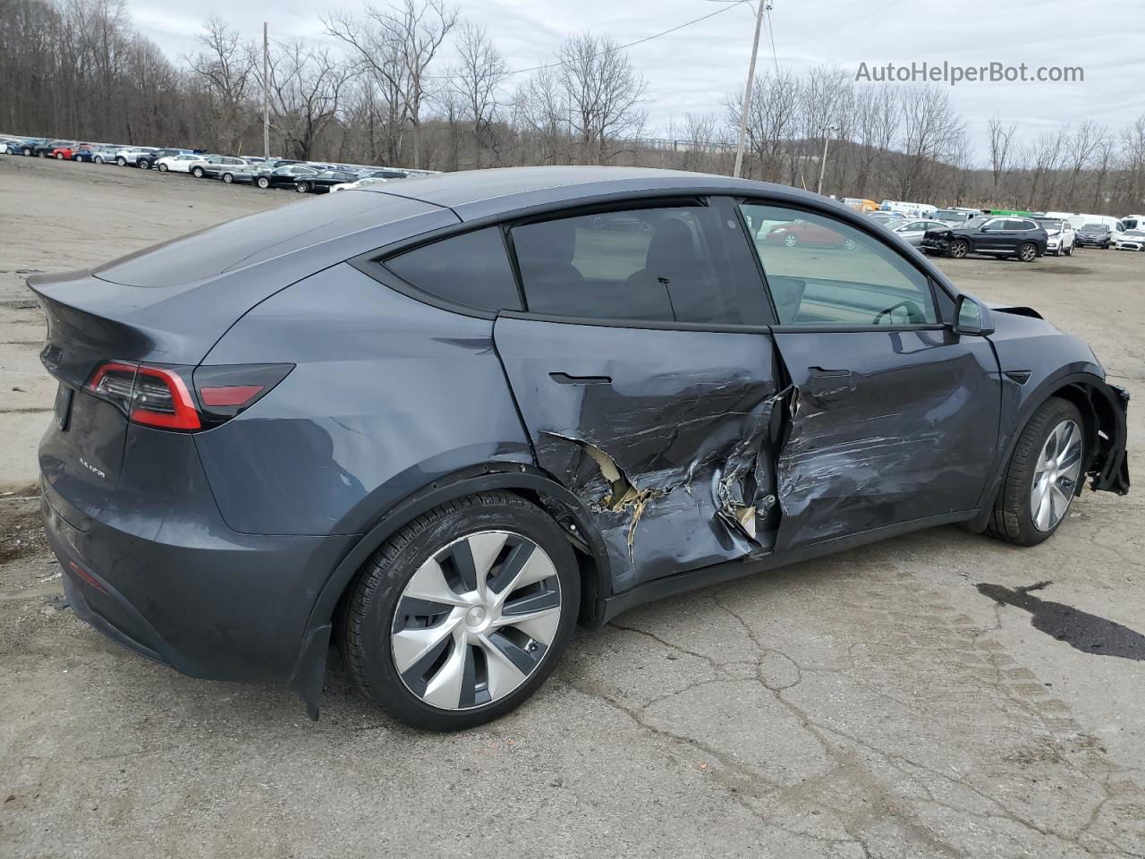 2020 Tesla Model Y  Gray vin: 5YJYGDEE8LF044957