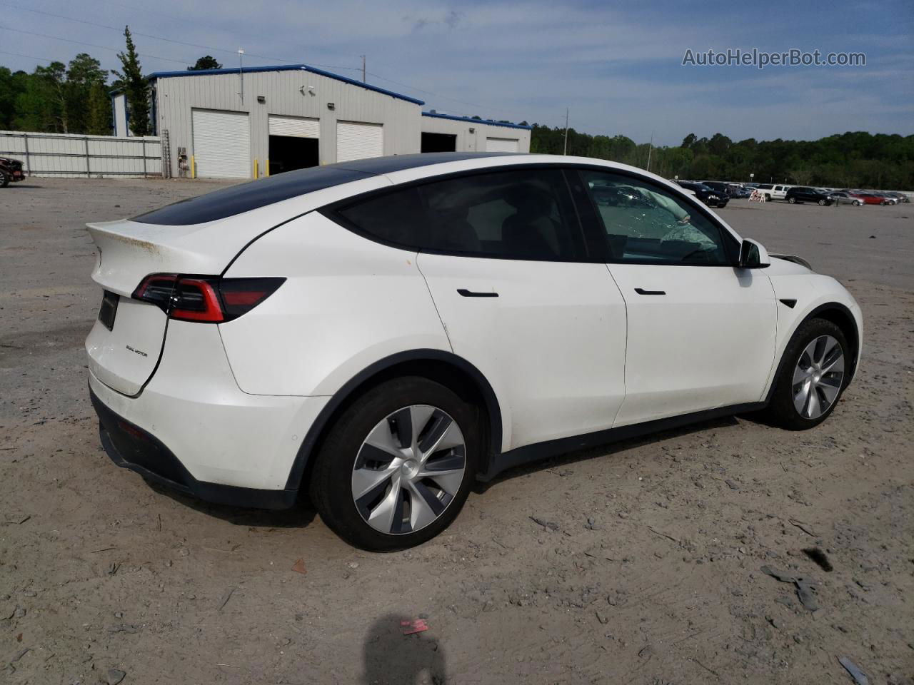 2021 Tesla Model Y  White vin: 5YJYGDEE8MF189868