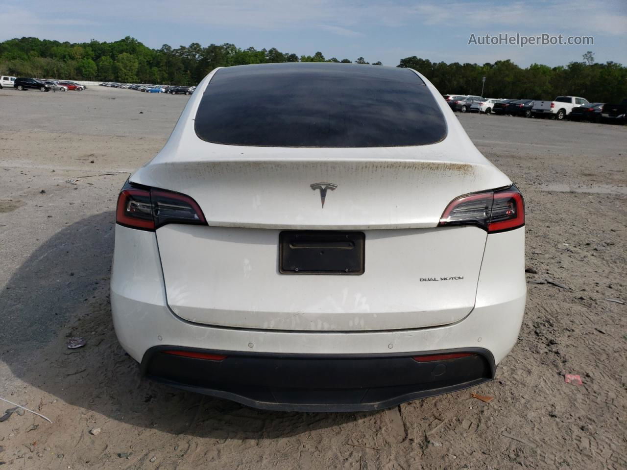 2021 Tesla Model Y  White vin: 5YJYGDEE8MF189868