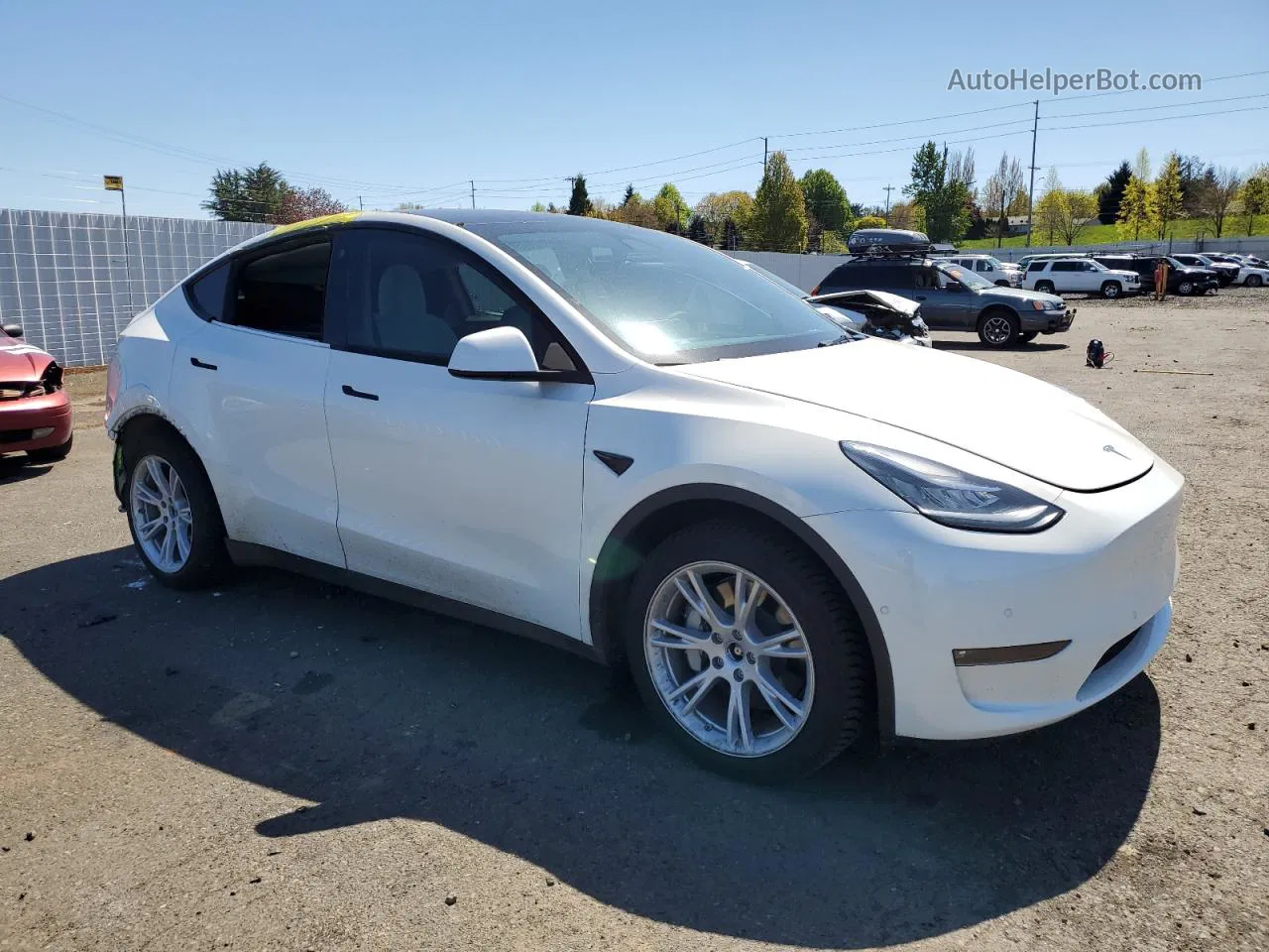 2021 Tesla Model Y  White vin: 5YJYGDEE8MF240527