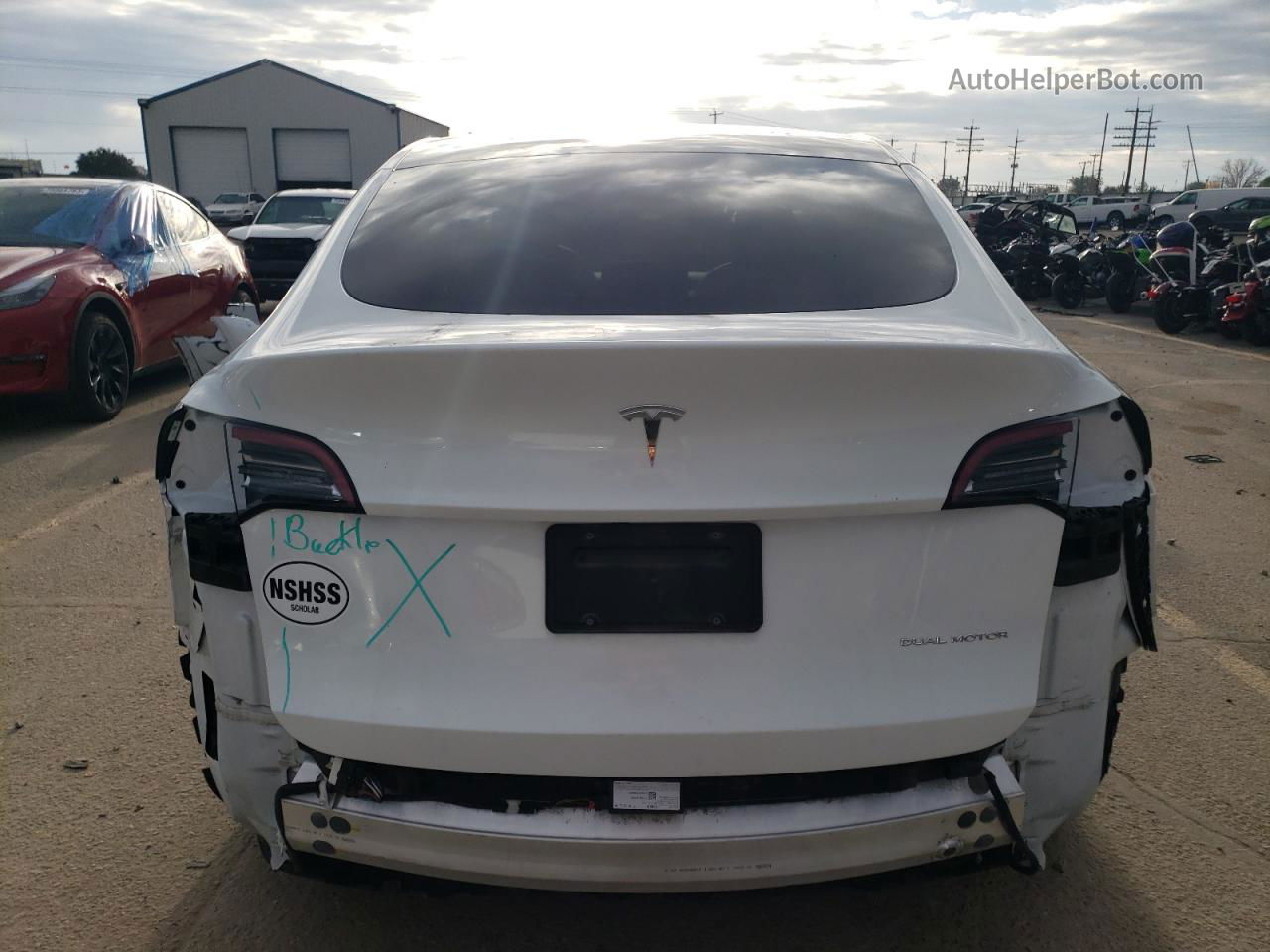 2021 Tesla Model Y  White vin: 5YJYGDEE8MF250863