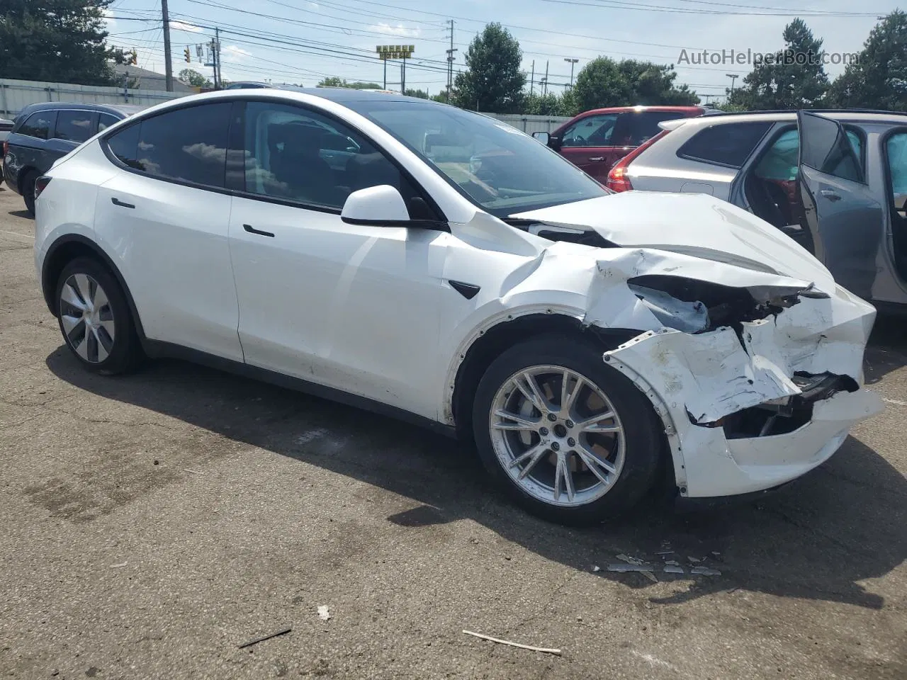 2020 Tesla Model Y  White vin: 5YJYGDEE9LF050069