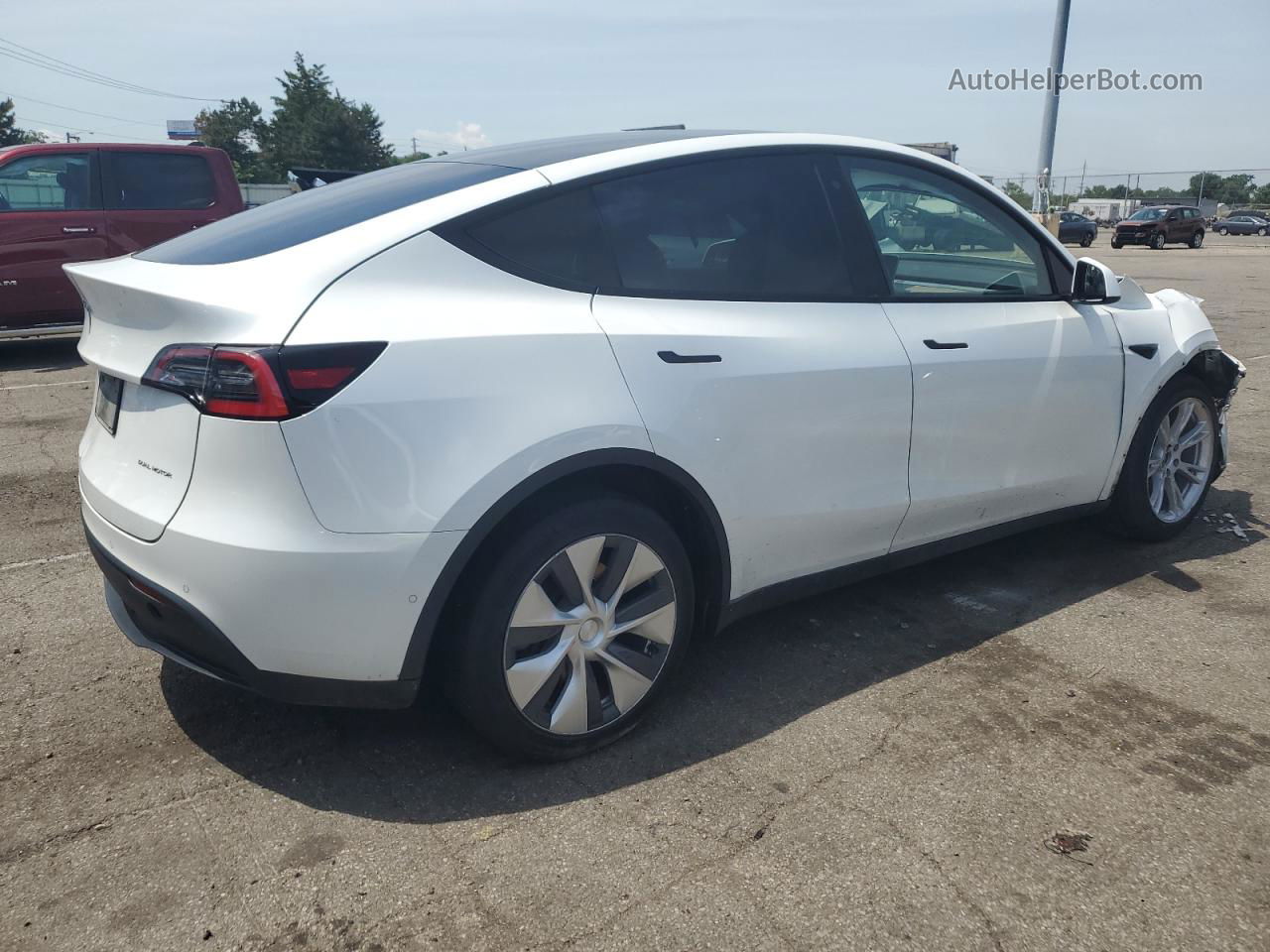 2020 Tesla Model Y  White vin: 5YJYGDEE9LF050069