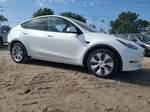 2021 Tesla Model Y  White vin: 5YJYGDEE9MF085731