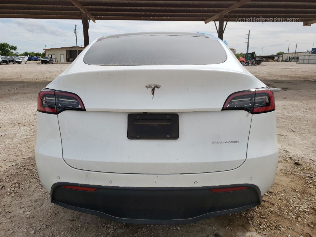 2021 Tesla Model Y  White vin: 5YJYGDEE9MF090055