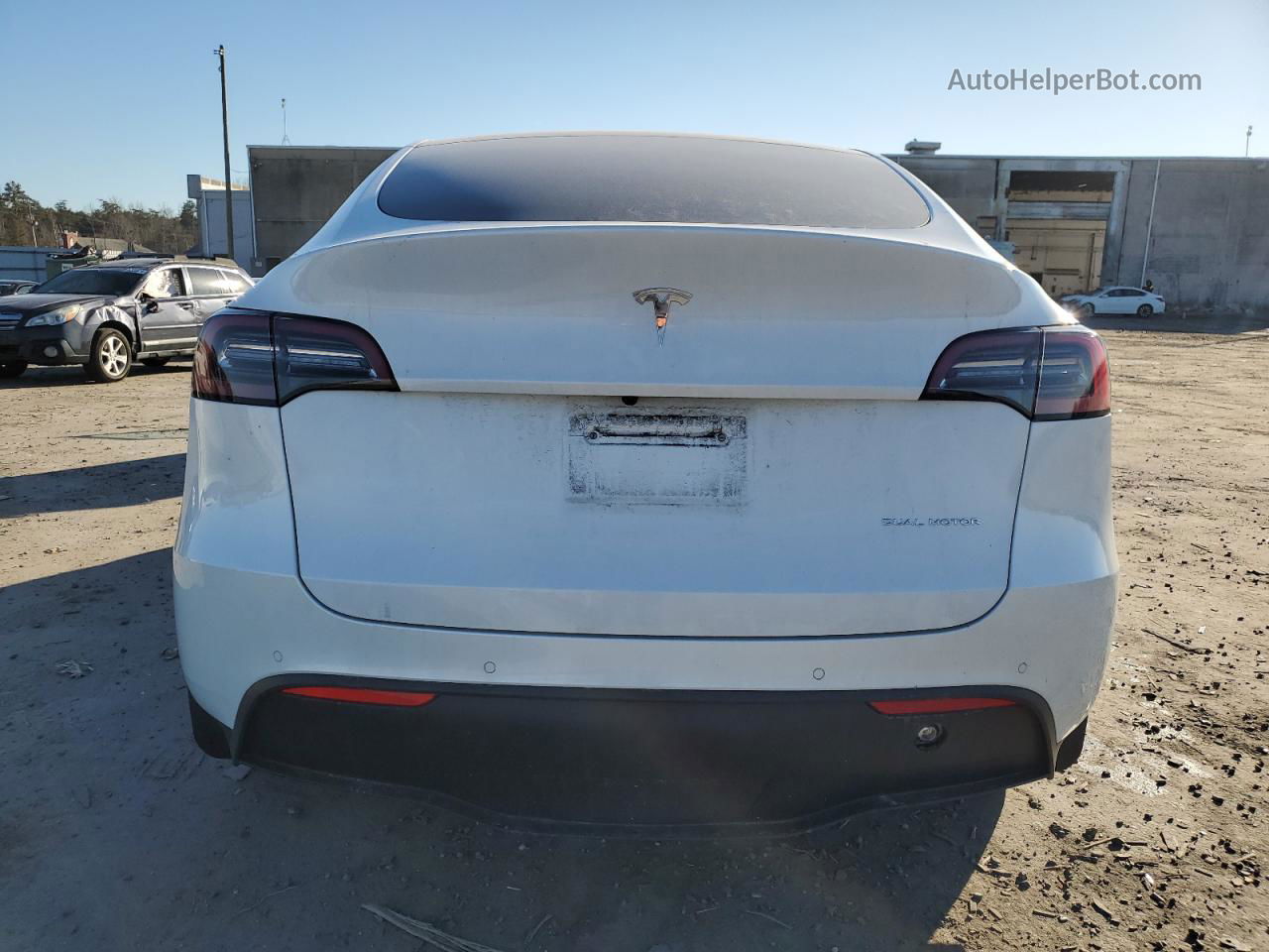 2021 Tesla Model Y  White vin: 5YJYGDEE9MF203549