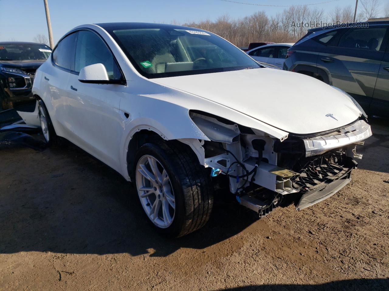 2021 Tesla Model Y  White vin: 5YJYGDEE9MF231707