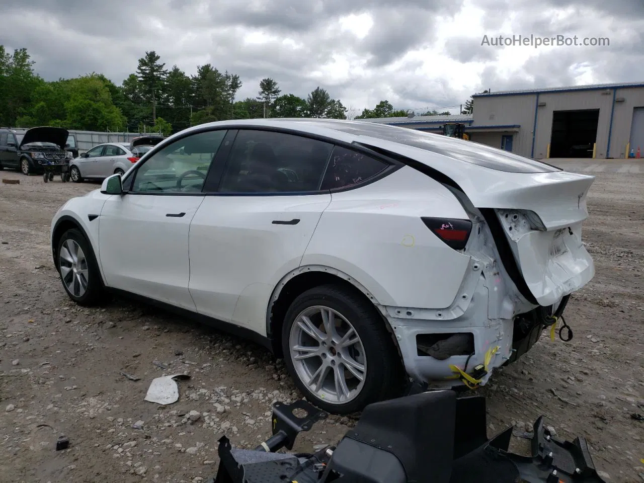 2021 Tesla Model Y  White vin: 5YJYGDEE9MF261516