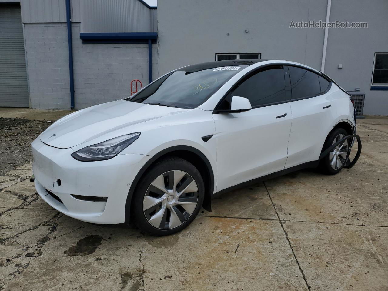 2021 Tesla Model Y  White vin: 5YJYGDEE9MF285850